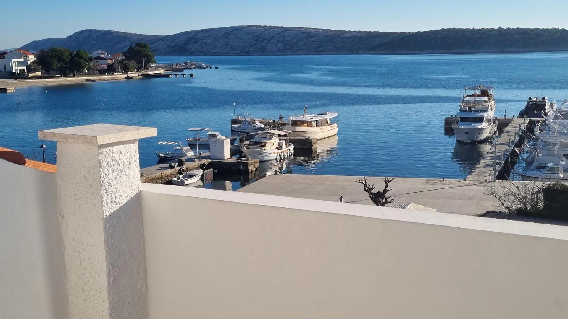 Leut Bed & Breakfast Barbat na Rabu