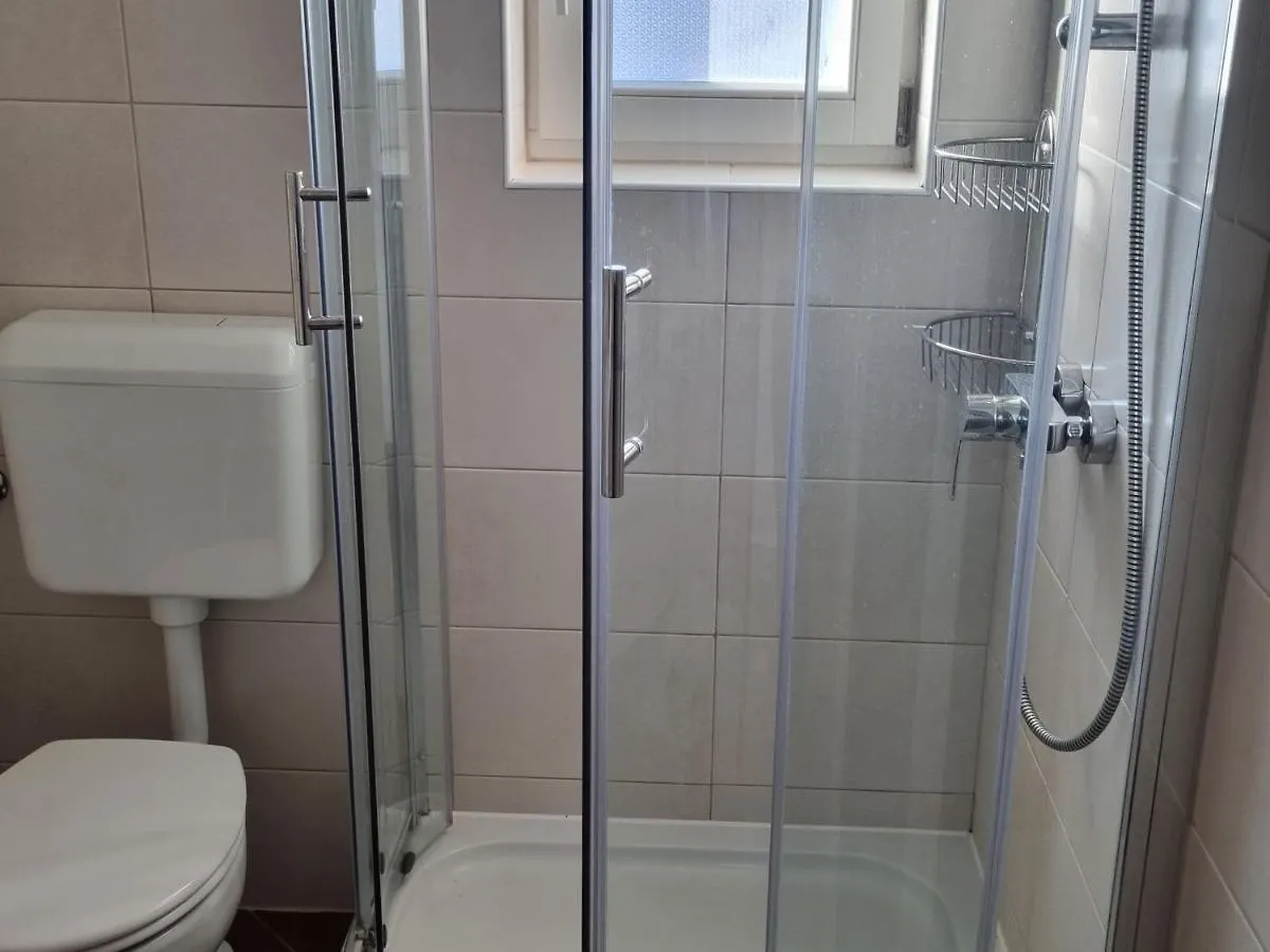 Leut Bed & Breakfast Barbat na Rabu